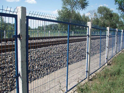 鐵路防護柵欄
